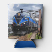 ブリッジレールファンCa上のブルーディーゼルエンジン機関車 缶クーラー (正面)