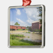 ブリッジンブリッジアンドミル メタルオーナメント (左)