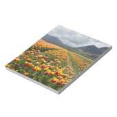ブリティッシュ・コロンビア州アガシーの近くのチューリップ・ファーム。 ノートパッド (回転)