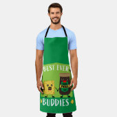 ブリティッシュ・チェダーチーズとピクルス愛好家 エプロン (着用した状態)