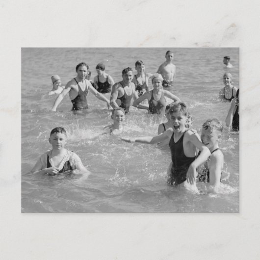 ブリニーのはがきに男の子。1920年代写真 ポストカード (正面)