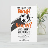 ブリューボーイの誕生日ティーンズスポーツサッカーゲーム 招待状 (スタンド正面)