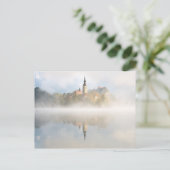 ブリュー湖で霧の日の出 ポストカード (スタンド正面)