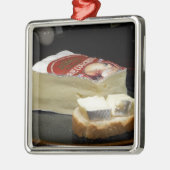 ブリーチーズデザイン メタルオーナメント (左)