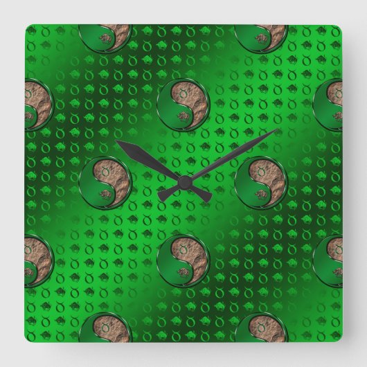 ブルのタウロス スクエア壁時計 (正面)