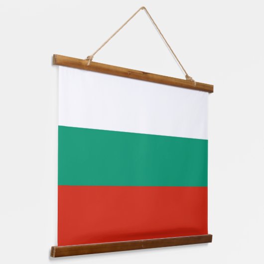 ブルガリア国旗を掲げたウォールタペストリー 吊り下げ型タペストリー (傾斜あり)