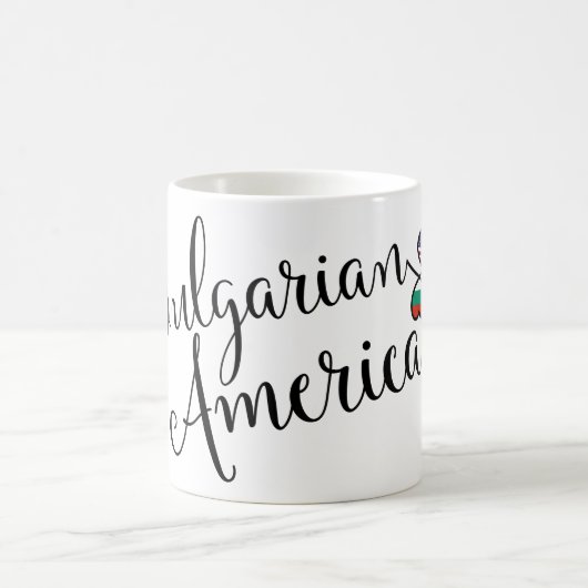 ブルガリア系アメリカ人の絡み合ったハートマグ コーヒーマグカップ (中央)