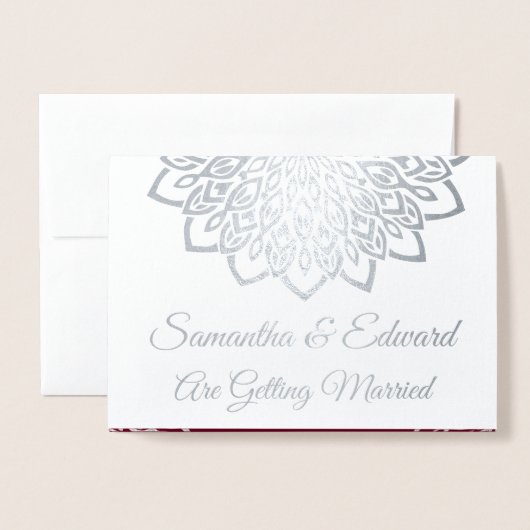ブルガンディシルバーエレガントウェディング招待状 箔カード (封筒付き正面)