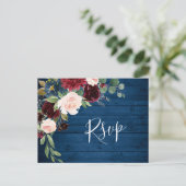 ブルガンディネイビーブルー赤面水彩結婚式RSVP ポストカード (スタンド正面)
