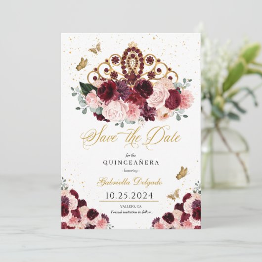 ブルガンディピンクティアラ日付をセーブQuinceaenera 招待状 (スタンド正面)