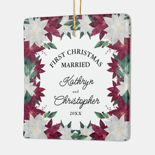 ブルガンディホワイトポインセティアス初めてのクリスマス 結婚した セラミックオーナメント (左)