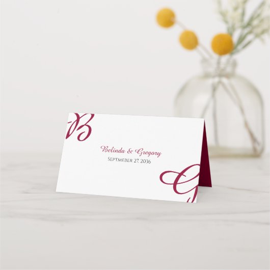 ブルガンディマルーンイニシャル秋秋の結婚式 プレイスカード (裏面)