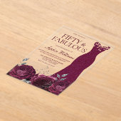 ブルガンディマルーンドレス&フローラ50誕生日 アクリル招待状 (レイダウン)