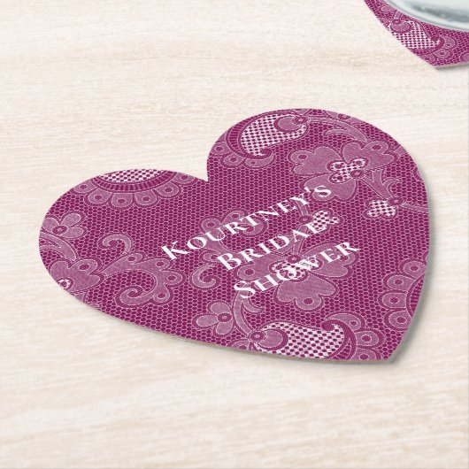 ブルガンディワインホワイトレースフローラブライダルシャワー ペーパーコースター (アングル)