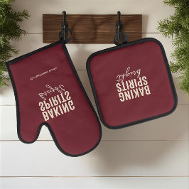 ブルガンディーの「Baking Spirits Bright」クリスマスデザイン 鍋つかみ&鍋敷きセット