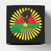 ブルキナファソの地図、国旗と革命拳 フェイバーボックス (上部)