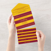 ブルグンディエレガントと金ゴールドストライプズラグジュアリー結婚ズ オールインワン招待状 (貼ってはがせる)