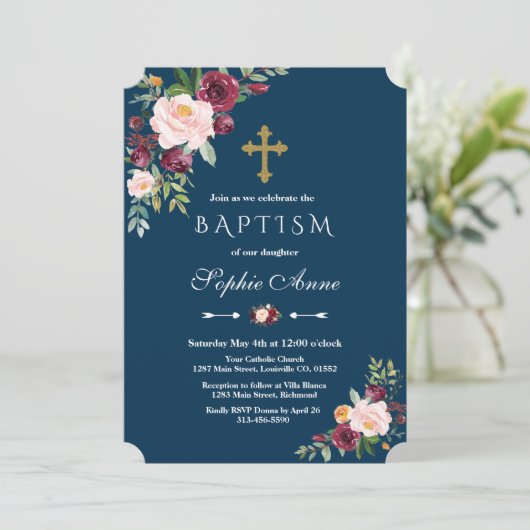 ブルグンディエレガント赤面フローラネイビーガールバプテスマ 招待状 (スタンド正面)