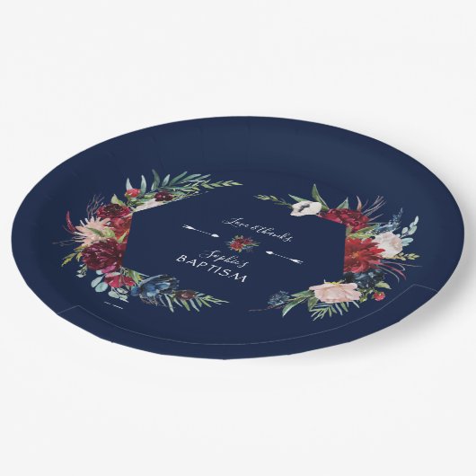 ブルグンディ魅力的ブルーフローラリースガールバプテスマ ペーパープレート (アングル)