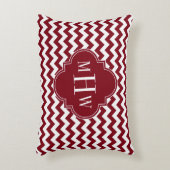 ブルゴーニウエットシェブロンブルゴーニエクローバー3モノグラム アクセントクッション (正面(垂直))