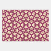 ブルゴーニュとクリームの幾何学的な花の模様 ラッピングペーパーシート (正面2)