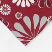 ブルゴーニュとグレーの花柄 フリースブランケット (角)