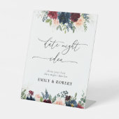 ブルゴーニュとネイビーのデイトナイトアイディア標識 台座サイン (正面)