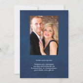 ブルゴーニュとネイビーピーコックワイン結婚をテーマにしたInvi 招待状 (裏面)