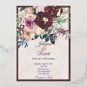 ブルゴーニュとピンクのフローラ予算結婚の 箔招待状 (正面)