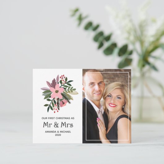 ブルゴーニュとピンクのフローラ私たちの初めてのクリスマス写真 シーズンポストカード (スタンド正面)