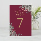 ブルゴーニュと金ゴールドゴシック結婚フローラのテーブル番号 招待状 (スタンド正面)