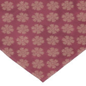 ブルゴーニュと金ゴールド雪片クリスマス テーブルクロス (アングル)