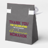 ブルゴーニュと黄色の黒板卒業ギフトボックス フェイバーボックス (裏面サイド)