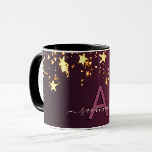 ブルゴーニュのピンクの金ゴールドの星がモノグラムのスクリプトを滴下 マグカップ (正面左)