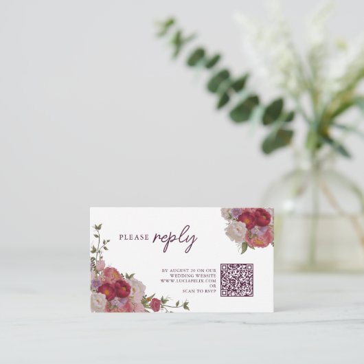 ブルゴーニュの森の花と葉の結婚式RSVP エンクロージャーカード (スタンド正面)