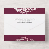 ブルゴーニュの白いフローラガーランドとハート結婚ズ オールインワン招待状 (裏面)