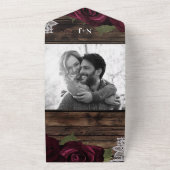 ブルゴーニュバラ&ホワイトレース素朴ウッドズ結婚ズ オールインワン招待状 (外側)