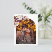 ブルゴーニュフローラアーチフォトウェディング日付を保存 ポストカード (スタンド正面)