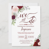 ブルゴーニュレッド&ピンクフローラ我々はまだ誓いを更新する 招待状 (正面)