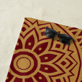 ブルゴーニュワイン&金ゴールドマンダラフラワー ビーチタオル (インサイチュ)