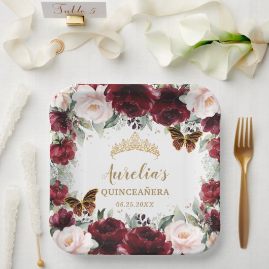 ブルゴーニュ赤面フローラキンセアニラクラウンバタフライ ペーパープレート (ウェディング)