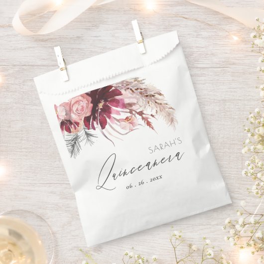 ブルゴーニュ赤面フローラパンパスグラスキンセアニェラ フェイバーバッグ (クリップ留めされた状態)