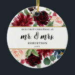 ブルゴーニュ赤面フローラ初めてのクリスマス セラミックオーナメント<br><div class="desc">このエレガントカスタマイズ可能なクリスマスオーナメントは、ブルゴーニュ、赤面、ネイビーの美しい水色の花模様を特徴とし、背面に写真を追加するオプションを備えている。詳細な変更を行うには、[このテンプレートクリックをパーソナライズすカスタマイズる]のオプションを選択してください。</div>