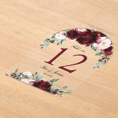 ブルゴーニュ赤面結婚フローラのアーチテーブル番号 アクリル招待状 (レイダウン)