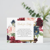 ブルゴーニュ赤面金ゴールド女の子の赤ちゃんシャワー本のリクエスト エンクロージャーカード (スタンド正面)