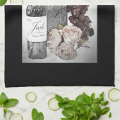 ブルゴーニュ&ブラックのワイン、ブドウ&バラ キッチンタオル (折り畳み)