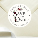 ブルゴーニュ・ブーケ |日付の保結婚存 ラウンドシール<br><div class="desc">Save the Dateユニークステッカーのセットをテーマにしたブルゴーニュのフローラは、あなたの将来に合わせて特に調整さ結婚れた。このステッカーは独身のブルゴーニュ・ブーケの大きなコレクシ結婚ョンの一部だ。コレクションや色のジャングルの店にアクセスして、より一致するアイテムを参照する。カスタマイズ機能を使用して、このアイテムのすべての要素のロックを解除し、カスタマイズ可能にする。クリエイティブ楽しむして自分で作ること。</div>