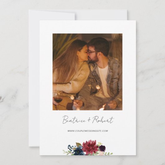 ブルゴーニュ・マルサラ&赤面ピンクフローラ結婚の写真 招待状 (裏面)