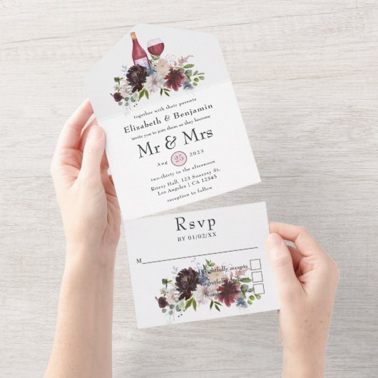 ブルゴーニュ、赤面&ネイビーフローラワインテイスティング結婚ズ オールインワン招待状 (貼ってはがせる)