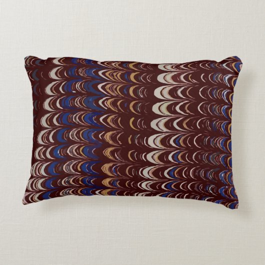 ブルゴーニュ、青、白の波状パターン アクセントクッション (裏面)